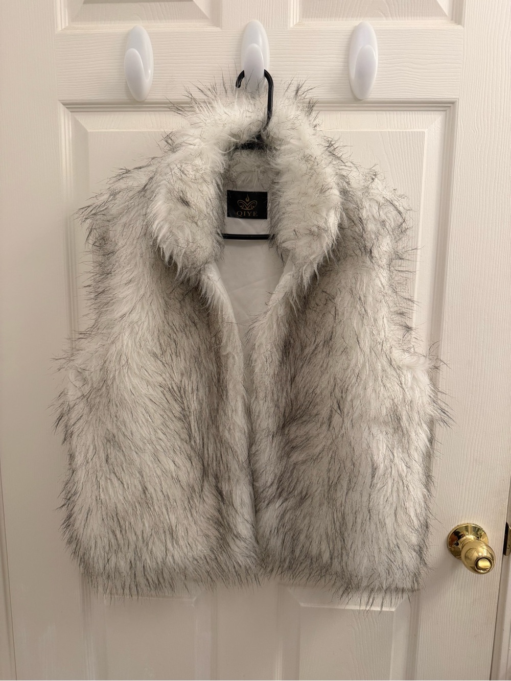 Women's Monochromatic Faux Fur Vest by QIYE